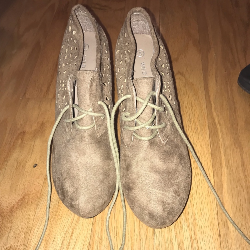 Suede winter wedges